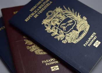 Venezuelans Forced to Use Petro Cryptocurrency to Pay for Passports