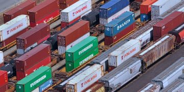 Canadian Border Services Begins Testing IBM Blockchain for Shipping