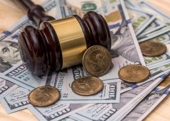 Judge Issues Temporary Dismissal in Bitcoin Cash Lawsuit Against Coinbase
