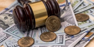 Judge Issues Temporary Dismissal in Bitcoin Cash Lawsuit Against Coinbase