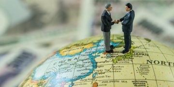 Wallet Provider Blockchain Hires Bank Exec for Global Regulatory Push