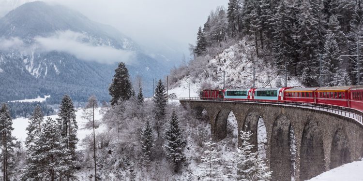 Swiss Railway Tests Blockchain Identities for Workplace Safety Boost