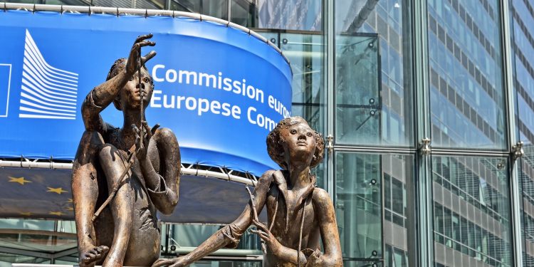 Major Banks Sign Up for New EU Commission Blockchain App Association