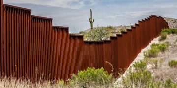 US Lawmaker Suggests ‘WallCoin’ Crypto to Fund Trump’s Mexico Border Wall