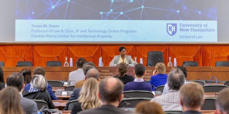 Lawyers Rush In: New UNH Blockchain Program Nabs Big-Name Speakers