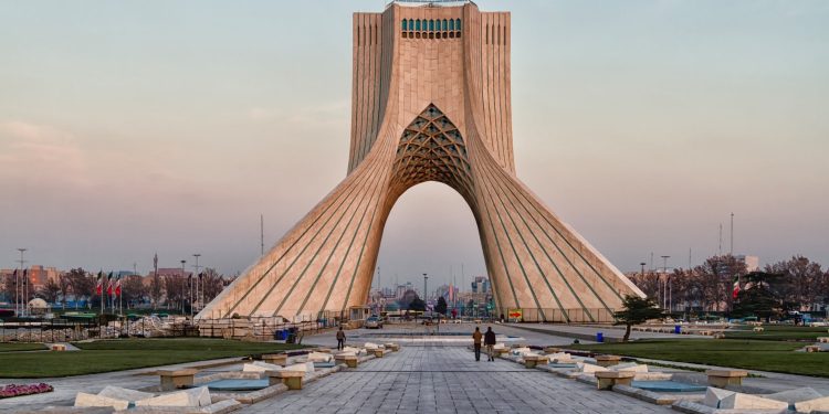 Gold-Backed Cryptocurrency Launched by Iranian Banks: Report
