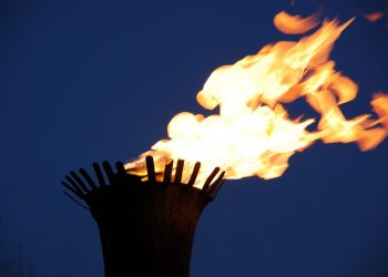LinkedIn Founder, Fidelity Latest to Carry Bitcoin’s ‘Lightning Torch’