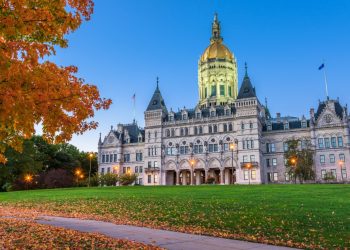 Connecticut Lawmakers Seek to Legalize Blockchain Smart Contracts