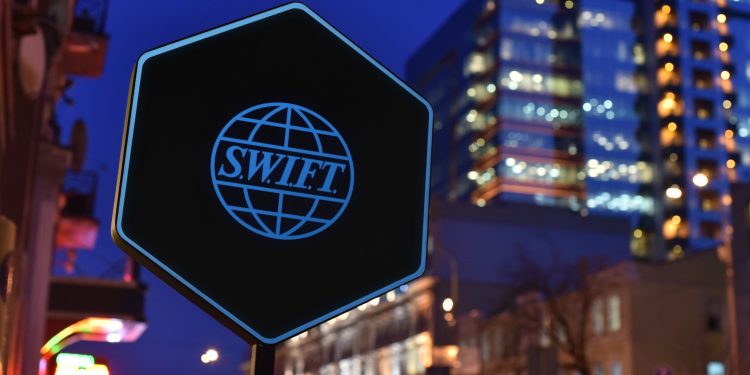SWIFT Teams Up With Major Banks, SGX to Trial Blockchain Voting