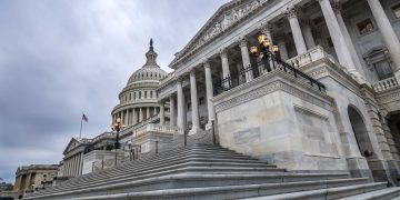 Will Fiat-Backed Stablecoins Pass Legal Muster With the SEC and CFTC?