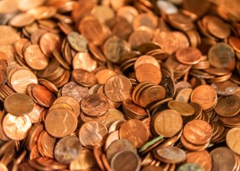 MakerDAO Token Holders Approve Another DAI Fee Decrease