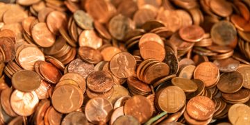 MakerDAO Token Holders Approve Another DAI Fee Decrease