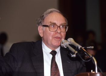 Buffet Calls Bitcoin a ‘Gambling Device’