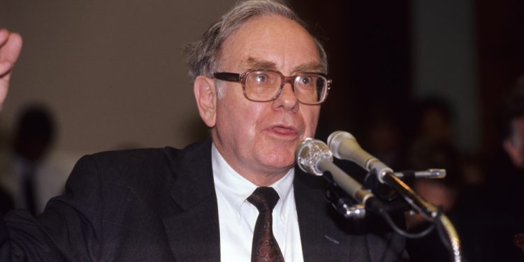 Buffet Calls Bitcoin a ‘Gambling Device’