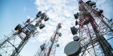 FCC Eyes Blockchain to Better Manage Scarce Wireless Spectrums