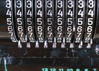 IRS Warnings to Bitcoin Traders Offer Clues to Coming Tax Guidance