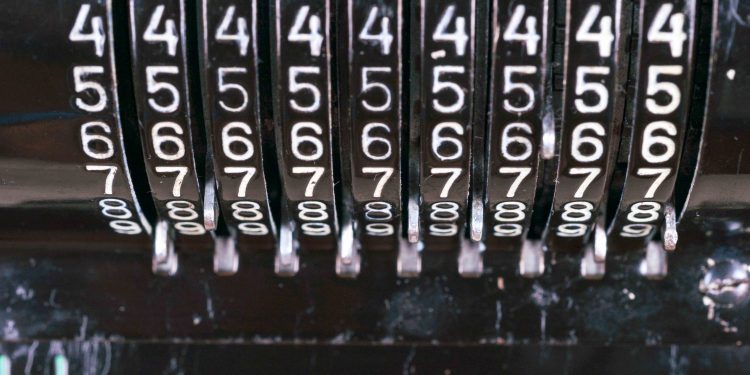 IRS Warnings to Bitcoin Traders Offer Clues to Coming Tax Guidance