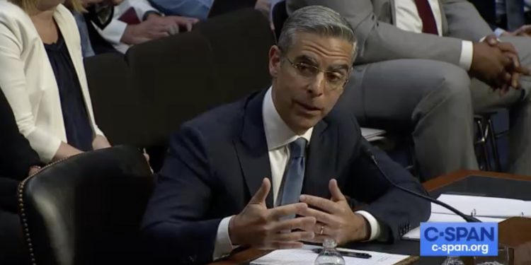 Facebook Hires US Senator’s Former Aide to Lobby for Libra Cryptocurrency