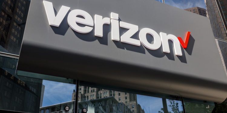 Verizon Just Won a Patent to Create Virtual SIMs on a Blockchain
