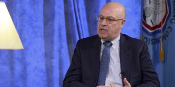 Fearing USD Decline, Ex-CFTC Heads Propose a Blockchain-Based Digital Dollar