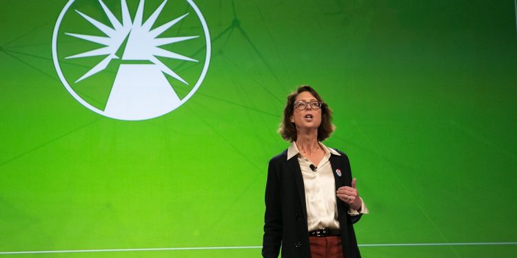 Fidelity Digital Assets Opens to All Qualified Investors