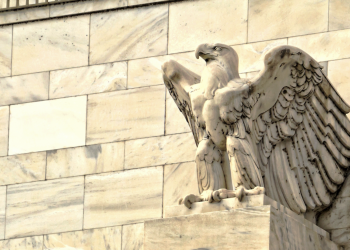 Stablecoin Crisis Could Wreck Global Finance, Fed Warns in New Report