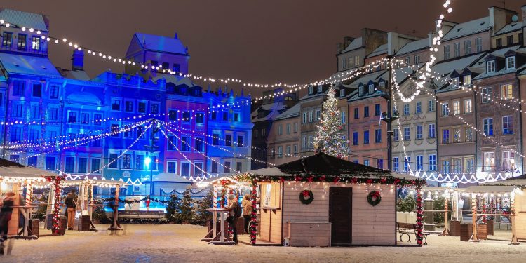 Holiday Spending up 14.6% as E-Commerce Beats Brick-and-Mortar