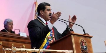 Venezuela’s Maduro: Airlines Must Use Petros to Pay for Fuel