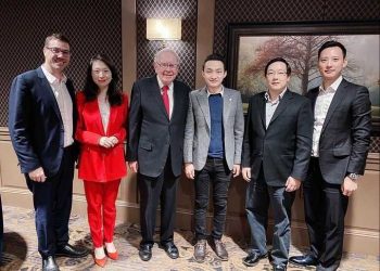 Tron’s Justin Sun (Finally) Gets $4.5M Dinner With Warren Buffett