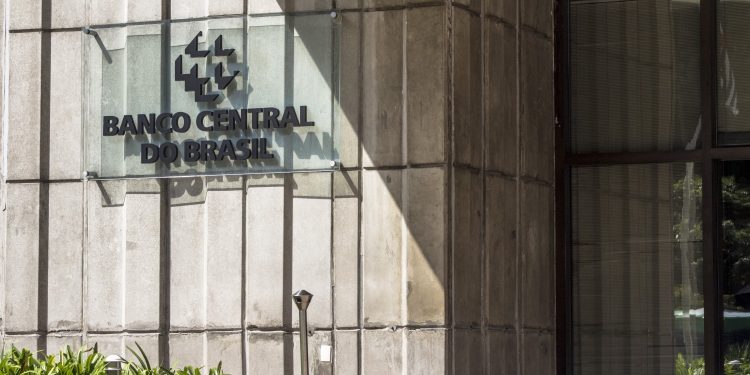 Brazil’s Central Bank to Launch Near-Instant Payments as a Response to Cryptocurrencies