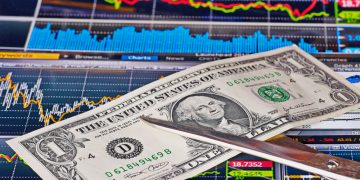 Bitcoin Resets $10K Rate Focus on as U.S. Bonds Shed Spotlight
