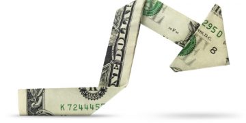 Economist Warns of Warp Pace Greenback Drop, How Will Bitcoin Reply?