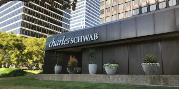 How Will Charles Schwab’s Bullish S&P 500 Prediction Impression Bitcoin?