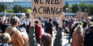Tranquil Protestor Suggests Buying Bitcoin On Are living Television To Opt Out Of Unsuccessful Monetary Technique