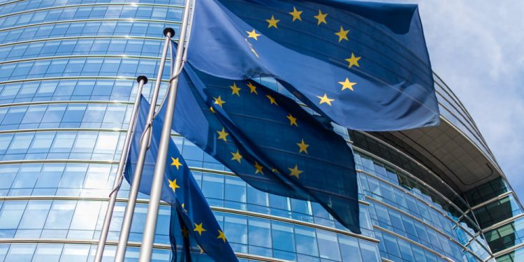 Bitcoin Signals Bullish Breakout as EU Confirms $2tn Stimulus Package