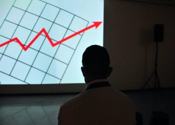 Forex Analyst Clarifies Why Chainlink Price Could Surge 80% Higher