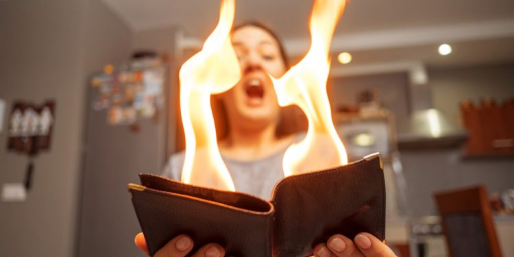 XRP Rally Risks Solid Retracement in Pivotal Struggle With Bitcoin