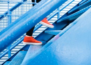 Chainlink’s Parabolic Trendline is Intact, But Analysts Fear a Breakdown