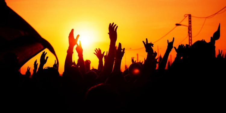Hoskinson Estimates March 2021 For Complete Decentralization of the Cardano Network