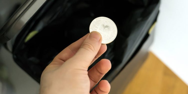 Bitcoin Veterans Dump Extensive-Term Holdings as Rate Nears $20K