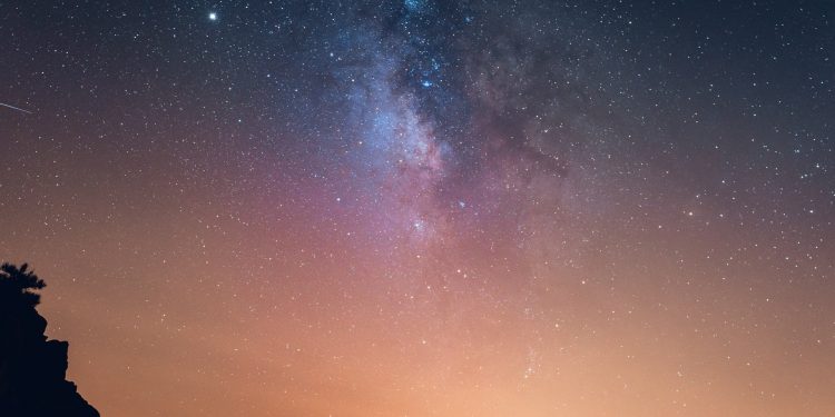Decred (DCR) Surges 50%, Outperforming DeFi Coins and 2017-Period Alts