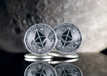 Ethereum Analyst Predicts Report Large versus Eerie Bearish Setups
