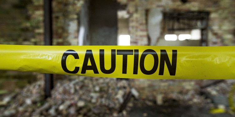 Proper Altcoin Season While Bitcoin Drops Has Traders “Cautious”