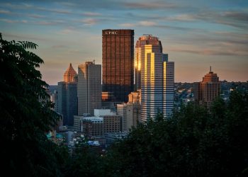 BNY Mellon values Bitcoin with gold, what is their target?