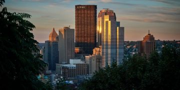 BNY Mellon values Bitcoin with gold, what is their target?