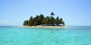 Prospective Island Reversal Leaves Bitcoin Bulls Stranded