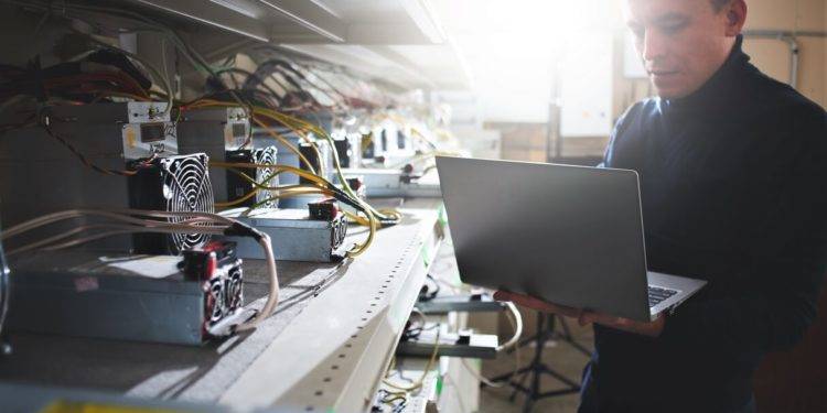 dominated by institutions, bitcoin mining is also possible from home