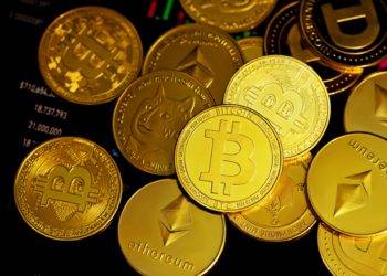 are crypto coins different from crypto tokens?