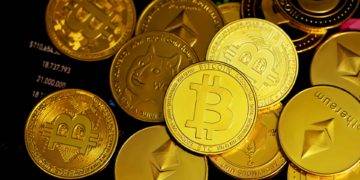 are crypto coins different from crypto tokens?